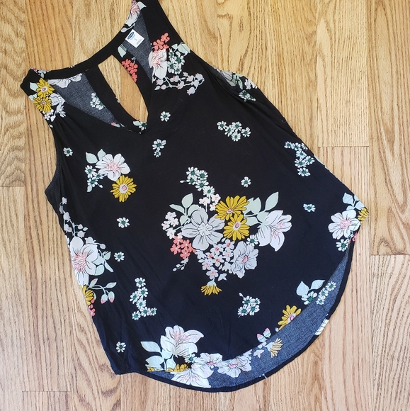 Old Navy Tops - Old Navy V-Neck Tank